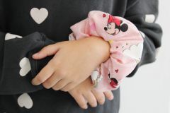 Voluminous Scrunchie with Minnie Mouse & Rainbows ? — in Soft Pastel Pink ?
